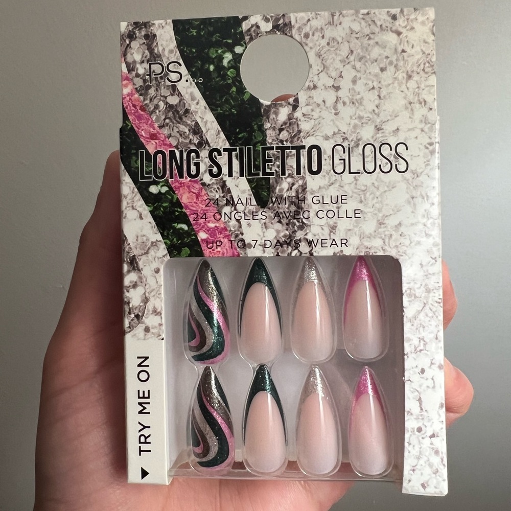 LONG STILETTO GLOSS NAILS PRESS ON WITH GLUE NAILS 24 nails last up to 7 days